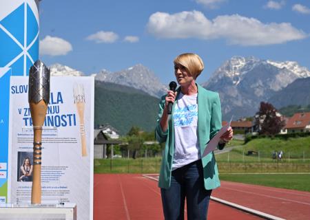 Čez dvesto kamniških otrok in športnikov s ponosom sprejelo in poneslo slovensko baklo (10)